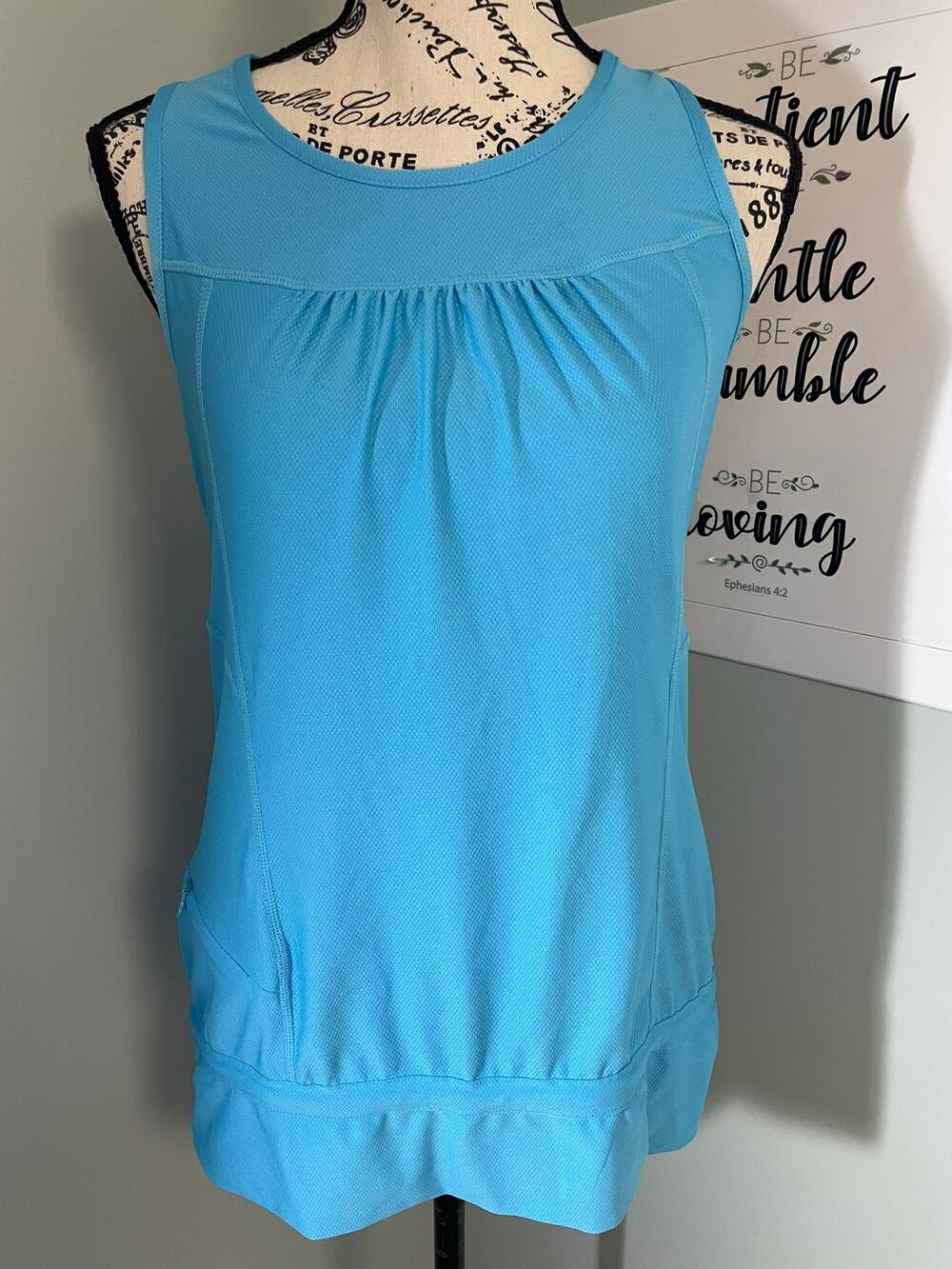 Athleta Aqua Racerback Yoga Exercise Athletic Tank Size Small